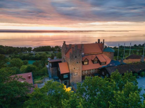  Hotel Gyllene Uttern  Гренна